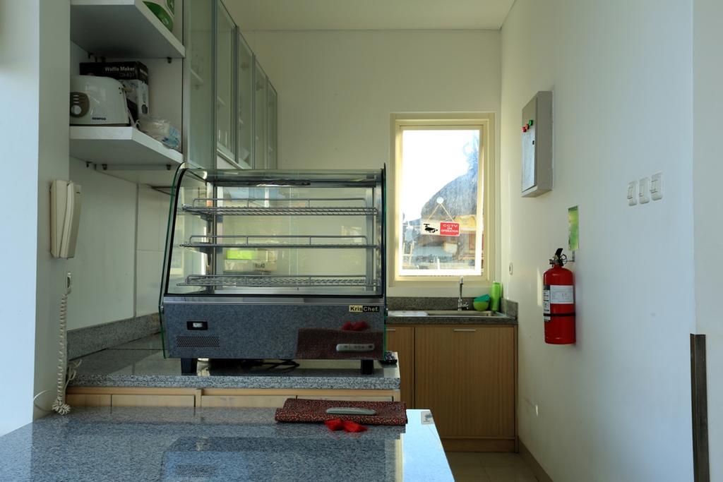 Reddoorz Near Pantai Jerman Otel Kuta Lombok Dış mekan fotoğraf