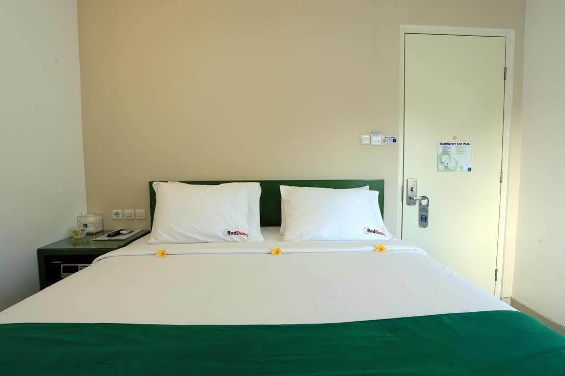 Reddoorz Near Pantai Jerman Otel Kuta Lombok Dış mekan fotoğraf
